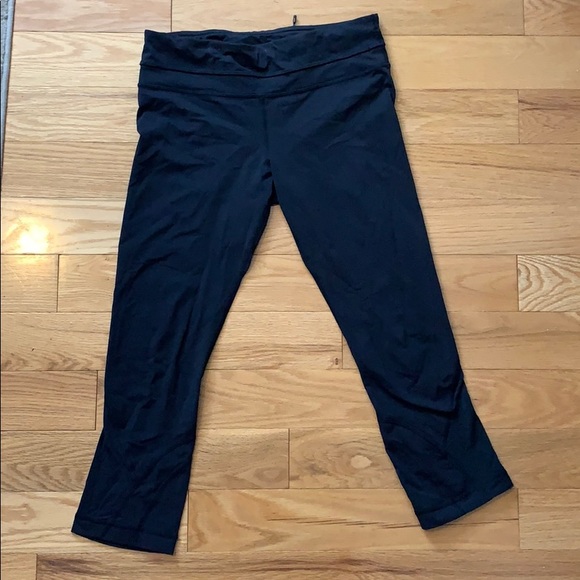 Lululemon mesh crops - Picture 2 of 3
